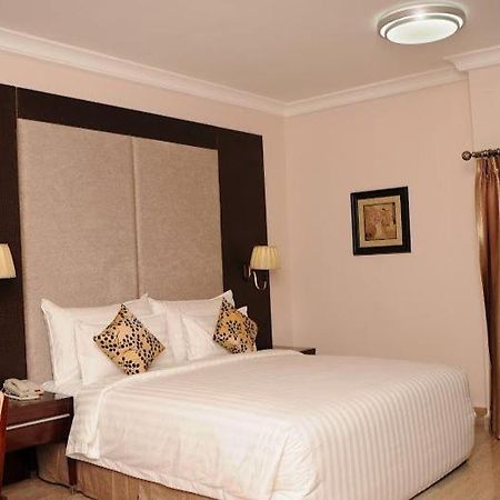 Ofas Chelsea Hotel Abuja Ngoại thất bức ảnh