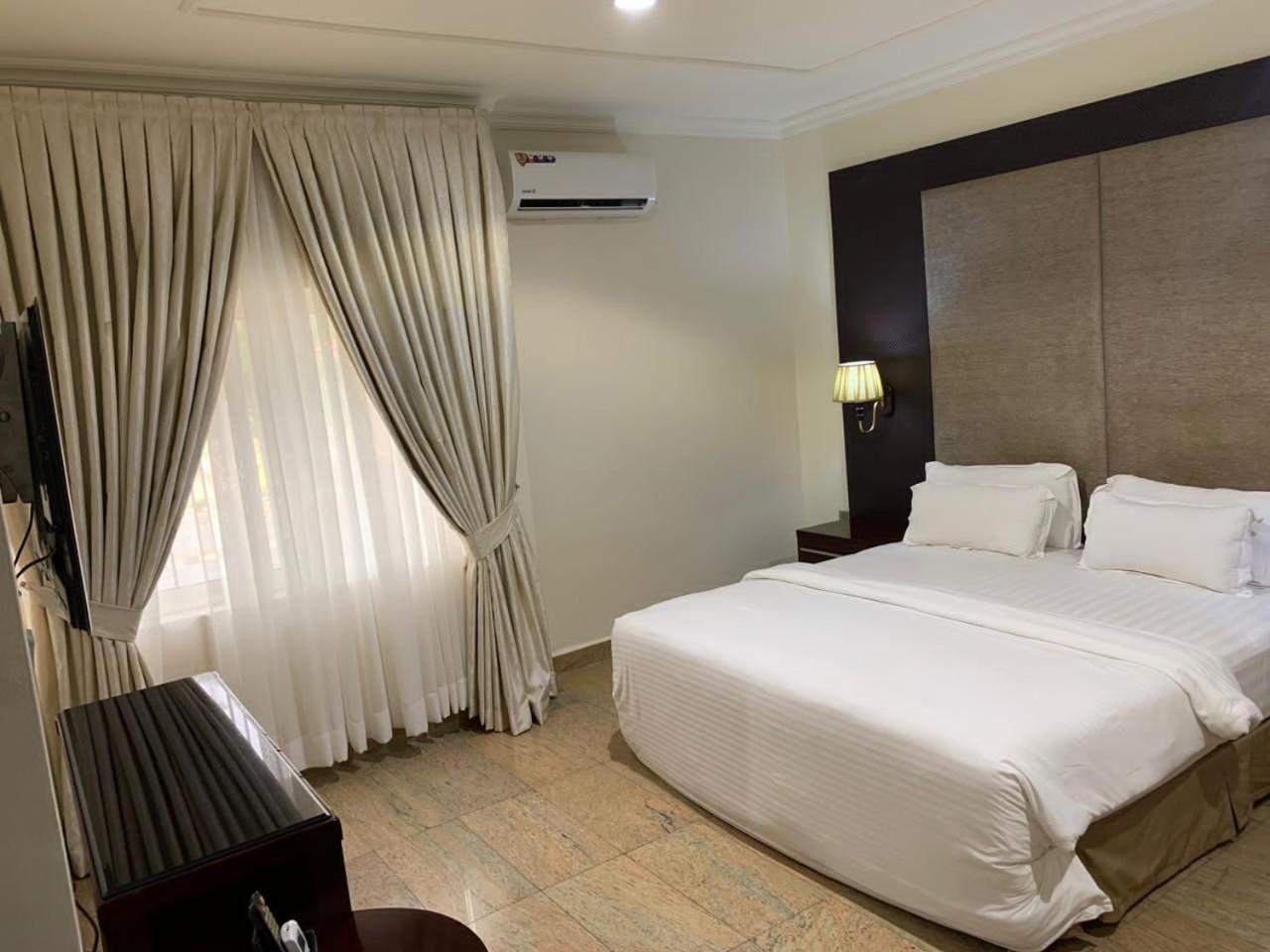 Ofas Chelsea Hotel Abuja Ngoại thất bức ảnh