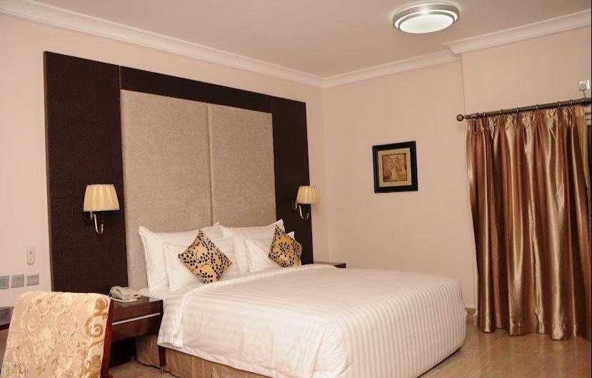 Ofas Chelsea Hotel Abuja Ngoại thất bức ảnh